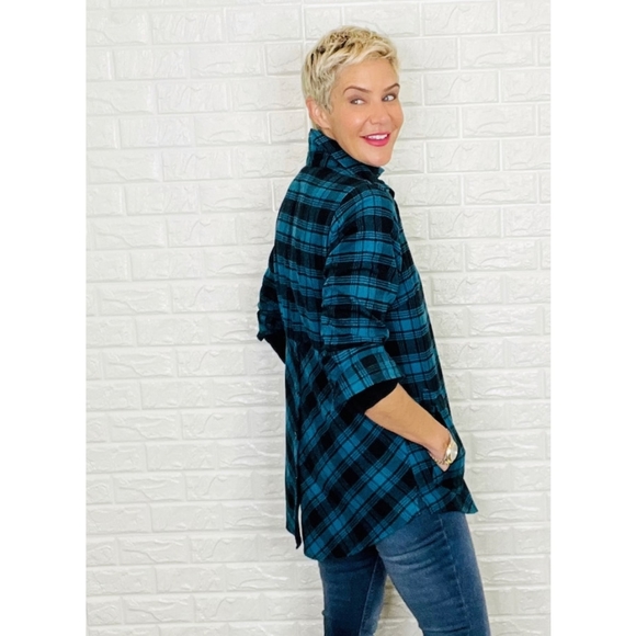 Joan Rivers Tops - JOAN RIVERS FLANNEL SHIRT OCEAN AND BLACK